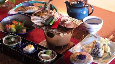 食事・飲み物 / 13