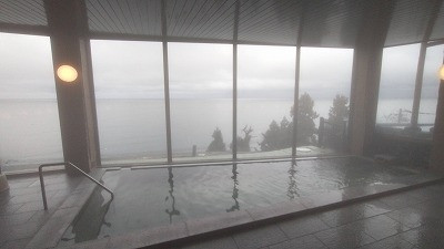 建物内の大浴場