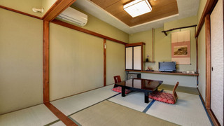 和室 6畳 (専用トイレ·共用バスルーム·布団) 禁煙