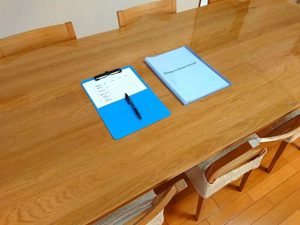 チェックイン / チェックアウト キオスク