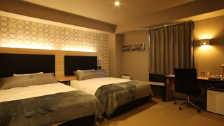 ツインルーム ダブルベッド 2 台 禁煙