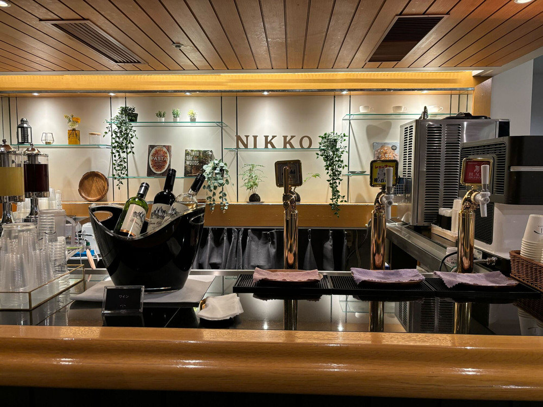 暖炉ラウンジのカウンター