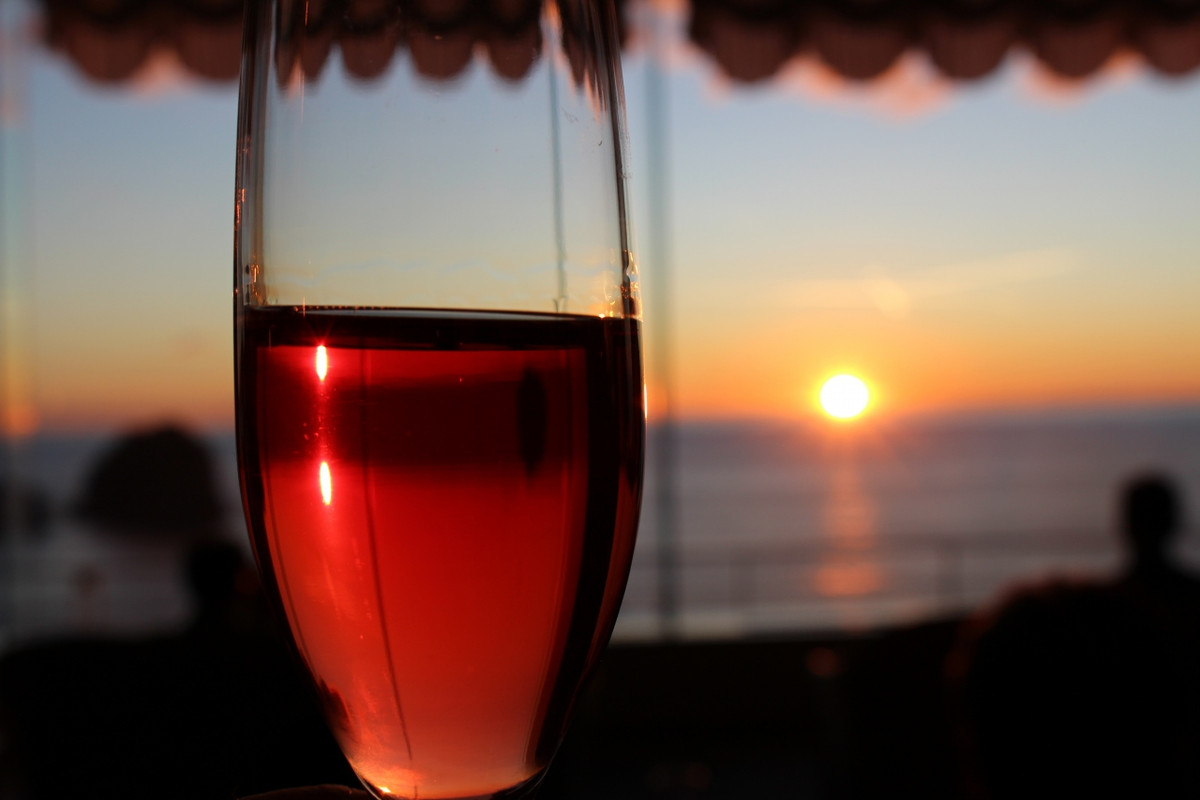 夕暮れ時15分間、ロゼワインが飲み放題でした