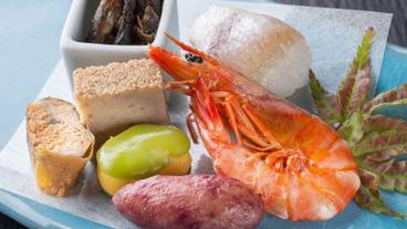 食事・飲み物 / 11