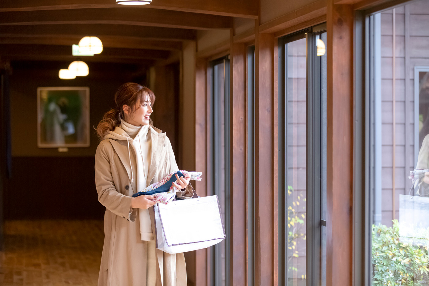 温泉旅行を楽しむ女性