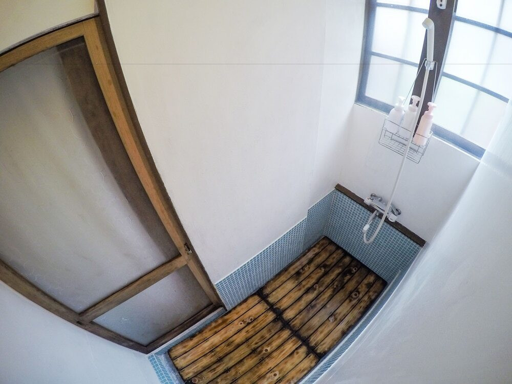 バスルームのシャワー