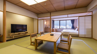 [禁煙] 別館 飛鳥スーペリア 和洋室 街側 (15畳+ベッド2台)