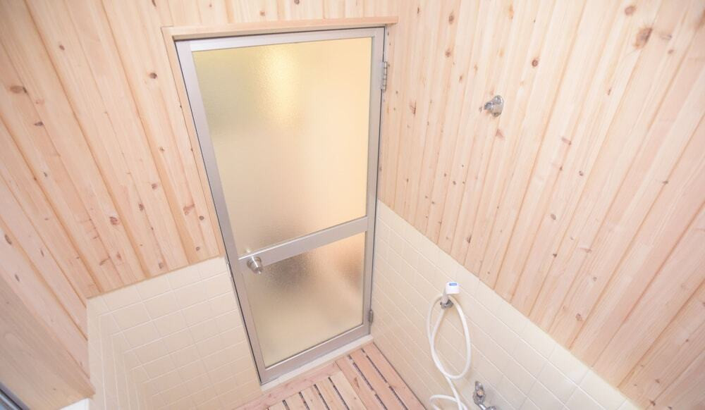 バスルームのシャワー