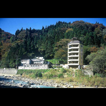 一度食べたら忘れられない!おいしい「イワナ料理」が食べられる宿4084995