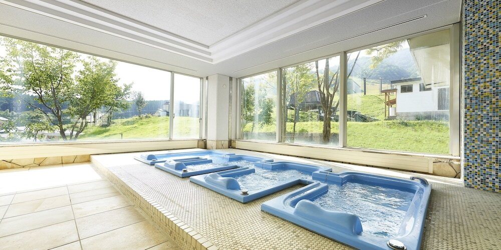 屋内 / 屋外プール