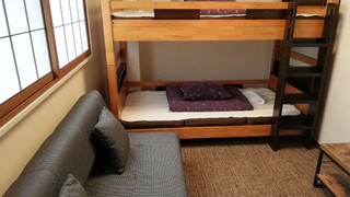 トリプルルーム　共用バスルーム