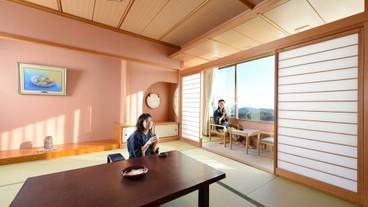 客室内のダイニングエリア / 8