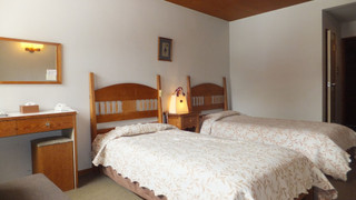 ツインルーム　共用バスルーム　山側