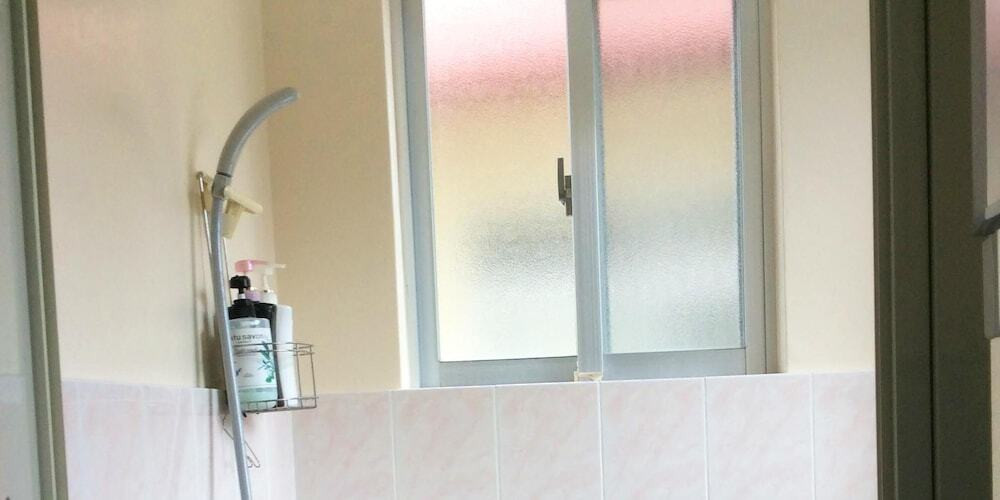 バスルームのシャワー