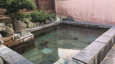 屋外スパ浴槽 / 1