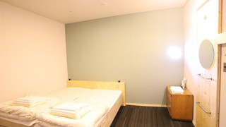 スタンダード ツインルーム (共用シャワールーム、ベッドメイクはセルフとなります) (添い寝料金 7-12歳 2,000円, 0-6歳 無料)