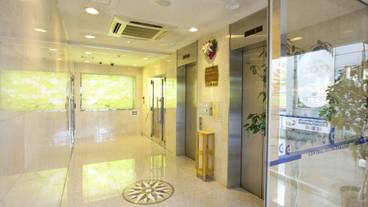 内部エントランス / 2