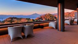 カップルで泊まりたい非日常的ホテル15選|極上の宿泊体験を♡