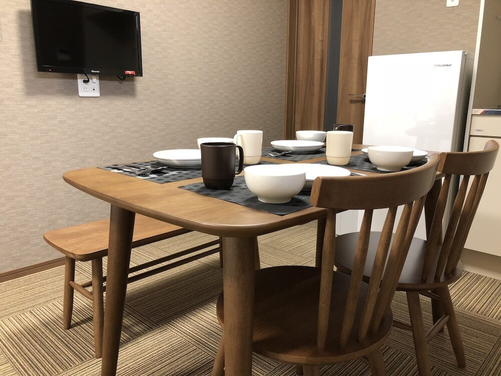 客室内のダイニングエリア