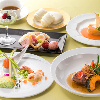 16.アンティークに囲まれ、ノスタルジックな時間を「洋風旅館ぴのん」4272629