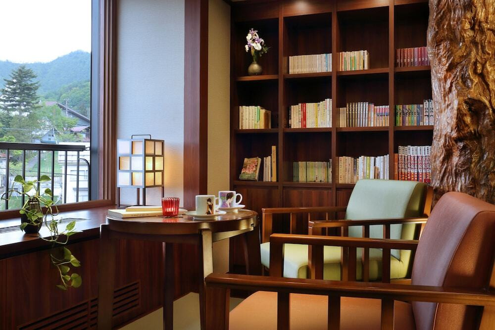 ロビーラウンジ