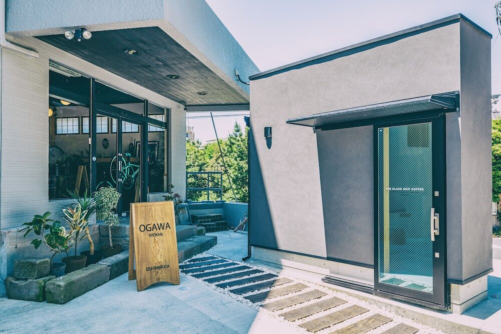 コーヒースタンドが併設されたおしゃれなリノベ旅館4021291