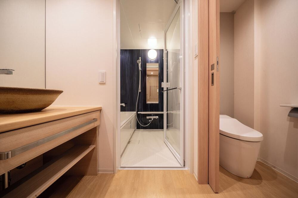 客室トイレ・洗面台一例