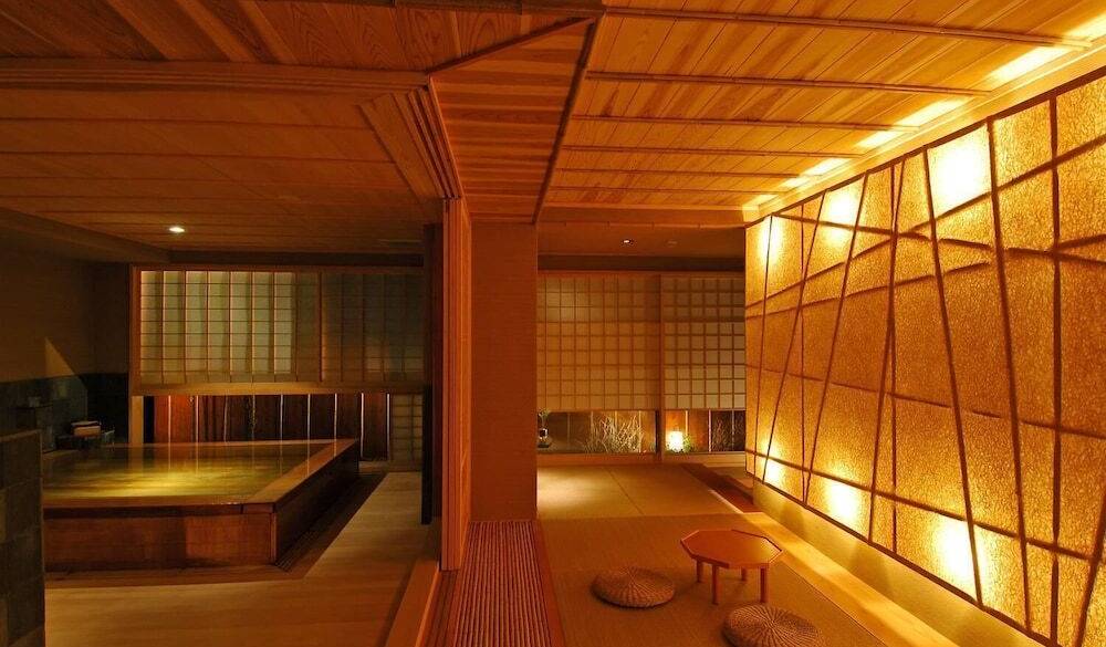 貸切風呂 総檜風呂「鄙の湯」 / 1