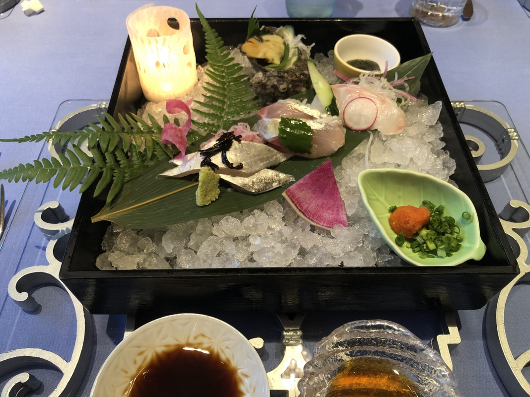 夕食のお造り。長崎近海で獲れたものばかり。