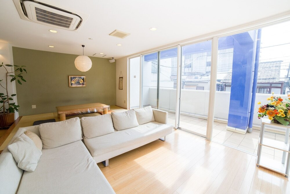 ロビーラウンジ