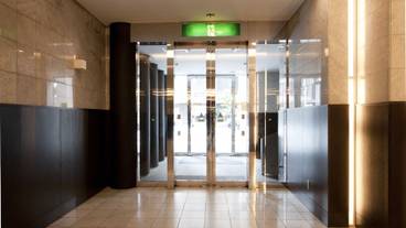 施設の入り口 / 10