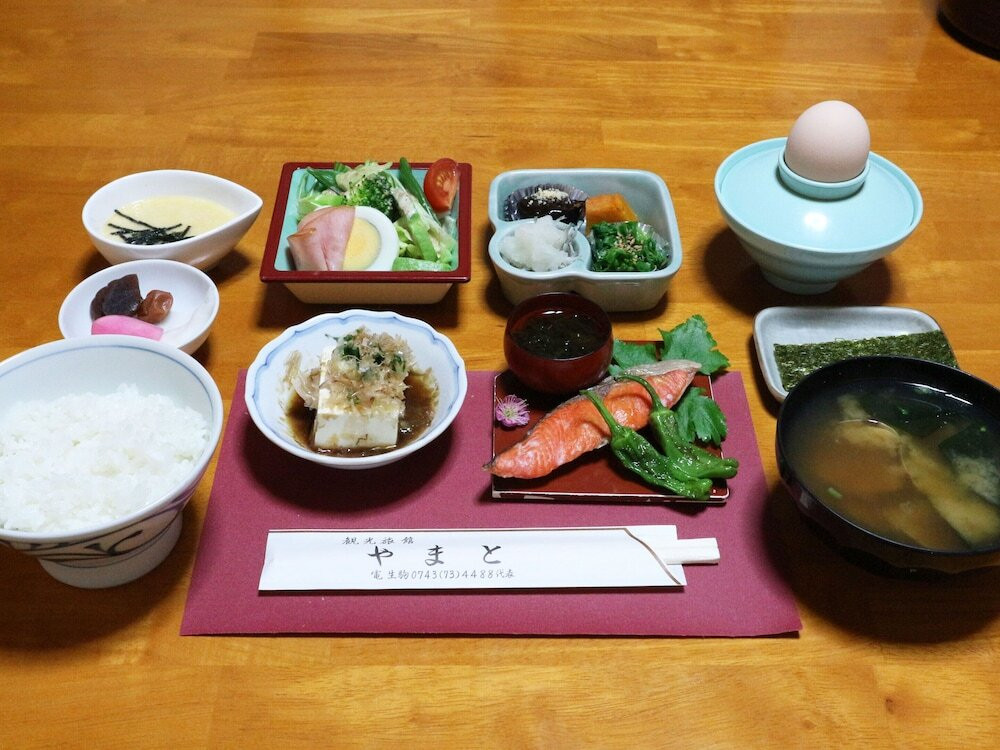 朝食
