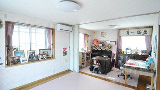 トリプルルーム　布団付　共用バスルーム