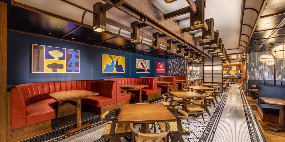 おしゃれダイニングで
おいしいディナーを♪ / 3