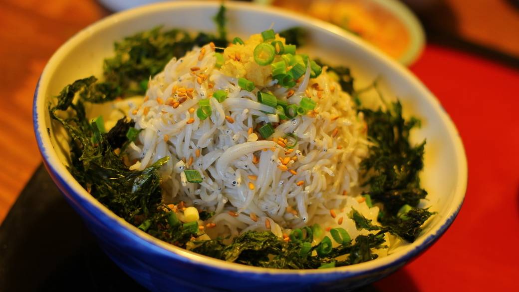 海鮮丼にスイーツ
食べ歩きを楽しむ♪ / 4