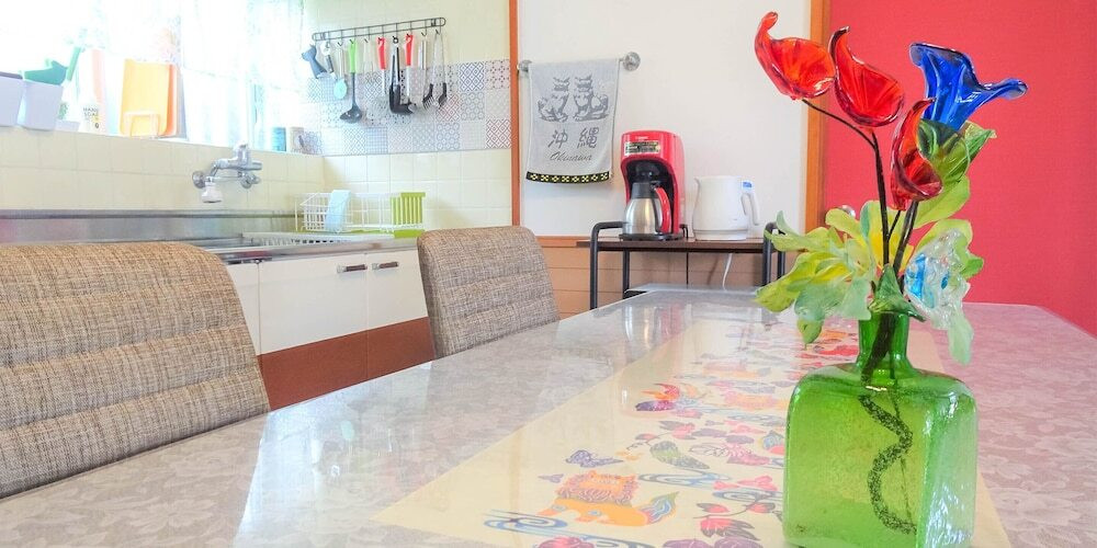 客室内のダイニングエリア