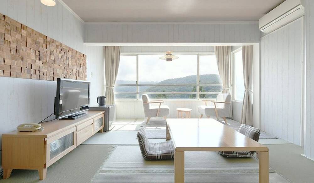 マウンテンビュー眺望和室 / 1