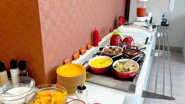 朝食スペース / 8