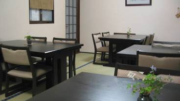 客室内のダイニングエリア / 3