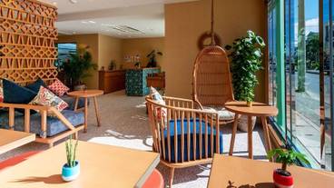 ロビー応接スペース / 15