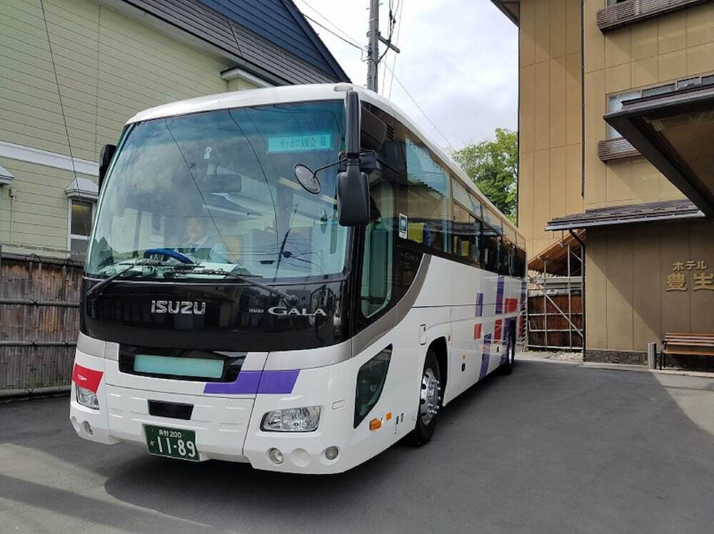 RV またはトラック用駐車場