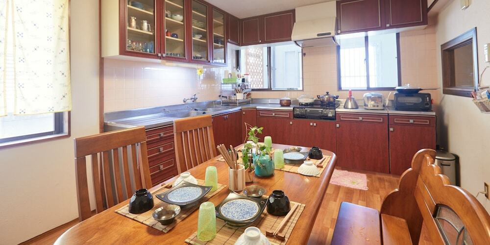 客室内のダイニングエリア