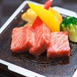 海の幸たっぷりの会席を
個室料亭でゆっくりと / 3