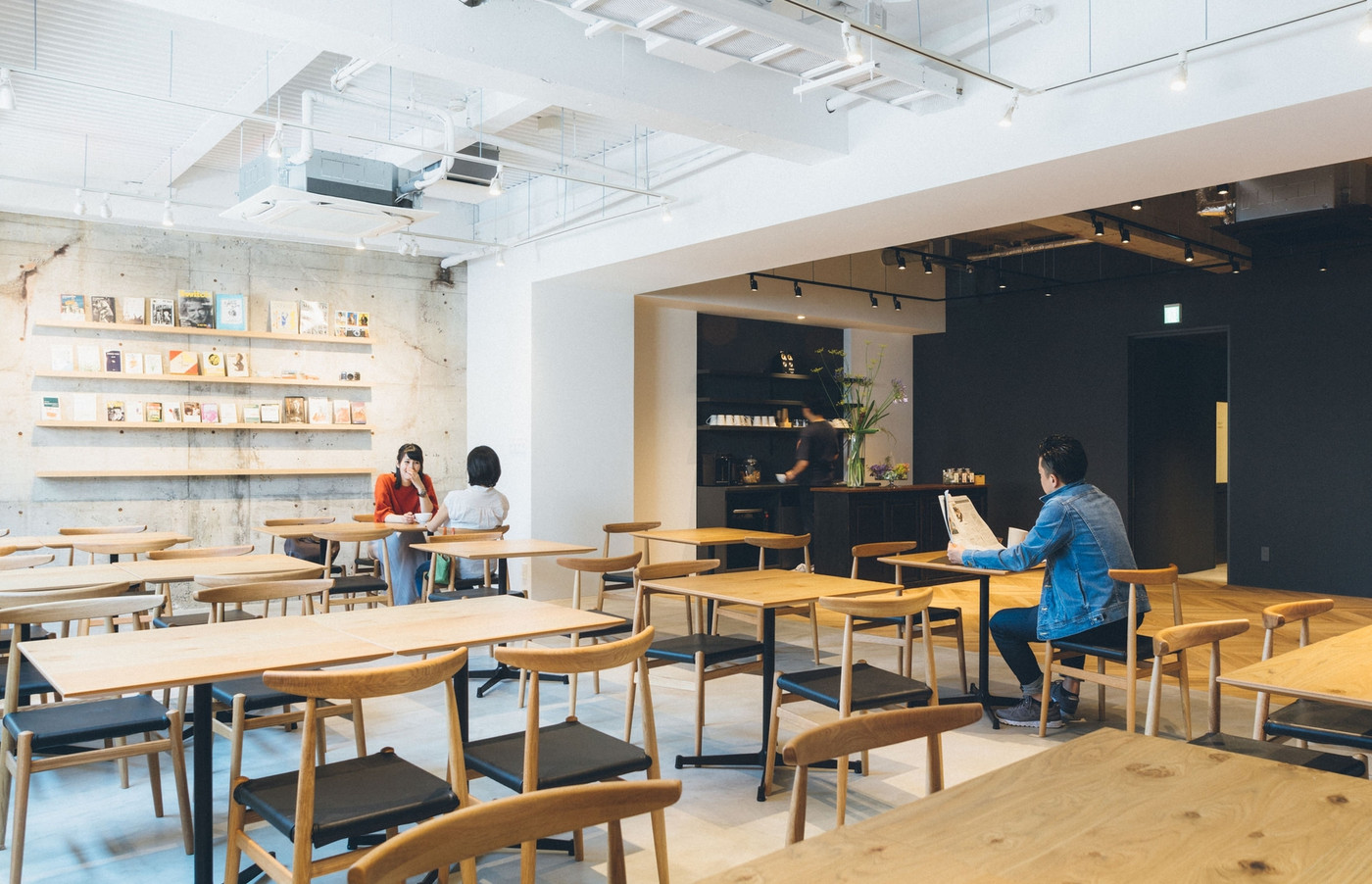 アート作品も楽しめる♪シンプル好きにはたまらない快適空間3658206