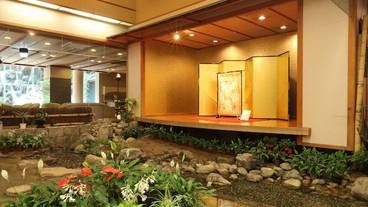 ロビーラウンジ / 3