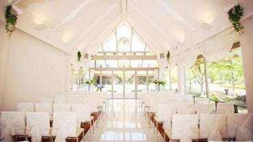 屋内結婚式場 / 20