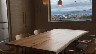 客室内のダイニングエリア / 8