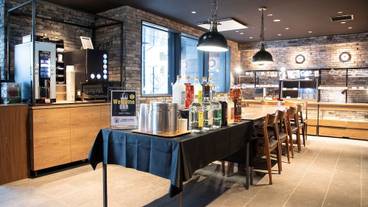 ロビーラウンジ / 6