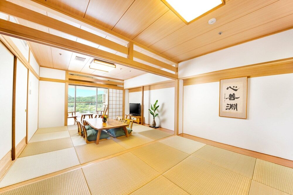 ウォータースライダーにドルフィンプログラムも！子連れにうれしいサービス充実4053774