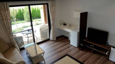 客室内のダイニングエリア / 7